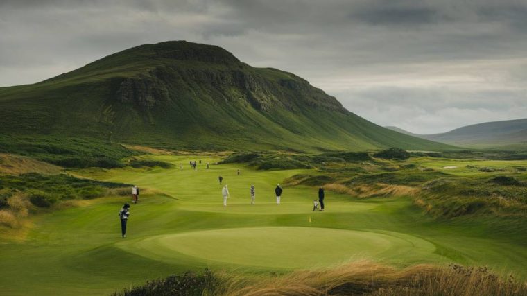 Destination voyage de golf en Irlande : explorez les plus beaux greens de l'île