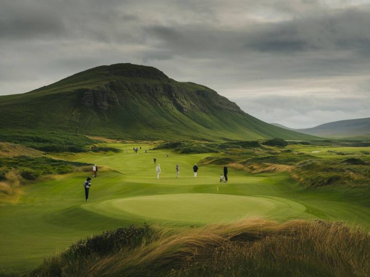 Destination voyage de golf en Irlande : explorez les plus beaux greens de l'île